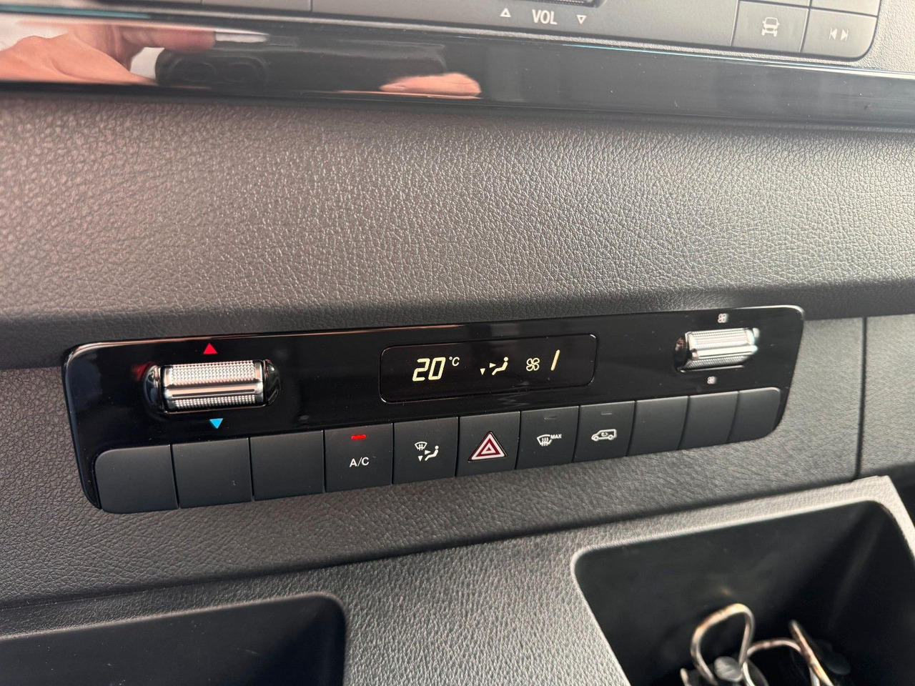 Furgon Mercedes-Benz Sprinter 317 CDI 9G 4325 Klima AHK Kamera: foto 13 Furgon Mercedes-Benz Sprinter 317 CDI 9G 4325 Klima AHK Kamera: foto 13