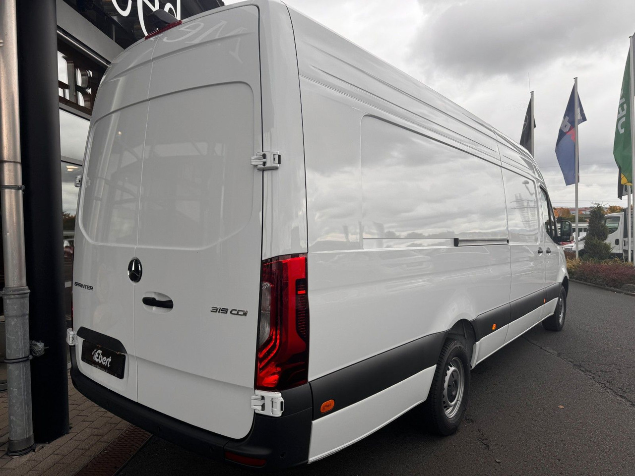 Mercedes-Benz Sprinter 319 CDI Extralang DISTRONIC Kamera LED - Furgon: foto 4 Mercedes-Benz Sprinter 319 CDI Extralang DISTRONIC Kamera LED - Furgon: foto 4