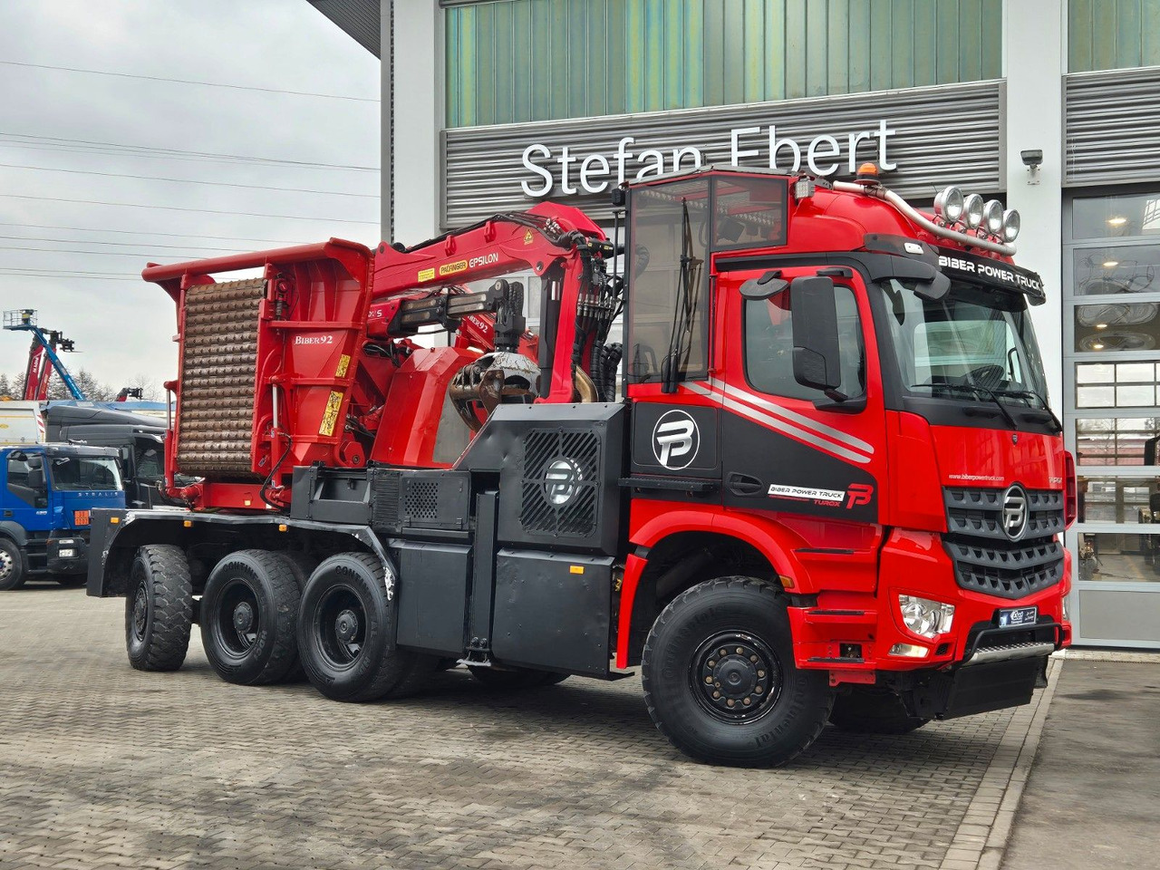 Mercedes-Benz TUROX 8x8 Eschlböck Biber 92 Holzhacker / 1.512h - Kamion me vinç: foto 1 Mercedes-Benz TUROX 8x8 Eschlböck Biber 92 Holzhacker / 1.512h - Kamion me vinç: foto 1