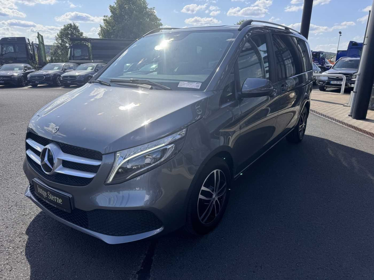Mercedes-Benz V 220 d EDITION Liege-Paket AHK2,5 LED DAB MBUX - Makinë me portobagazh: foto 3 Mercedes-Benz V 220 d EDITION Liege-Paket AHK2,5 LED DAB MBUX - Makinë me portobagazh: foto 3