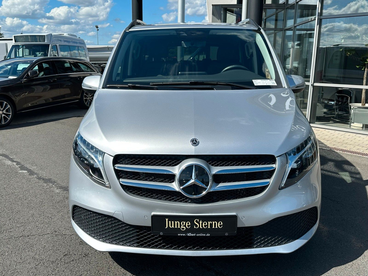 Mercedes-Benz V 250 EDITION 4MATIC Kompakt Liege-Paket AHK2,5t - Makinë me portobagazh: foto 2 Mercedes-Benz V 250 EDITION 4MATIC Kompakt Liege-Paket AHK2,5t - Makinë me portobagazh: foto 2