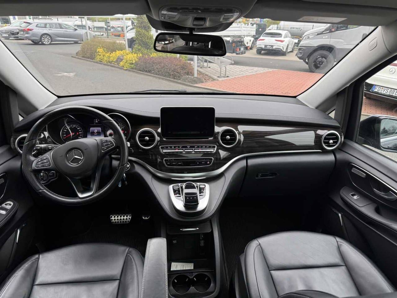 Veturë Mercedes-Benz V 250 d AVA ED 4MATIC Panorama Tisch 360 Sound: foto 10