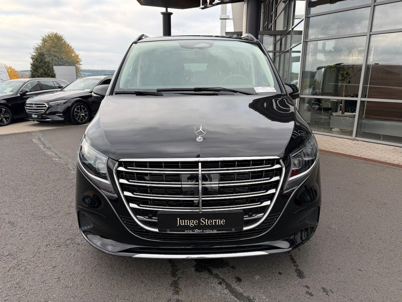 Mercedes-Benz V 300 d 4MATIC EXCLUSIVE Luxus-Sitze AHK2,5to - Makinë me portobagazh: foto 2 Mercedes-Benz V 300 d 4MATIC EXCLUSIVE Luxus-Sitze AHK2,5to - Makinë me portobagazh: foto 2