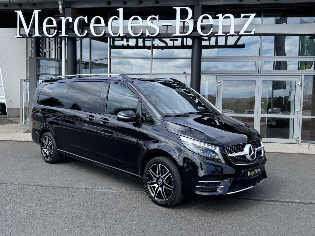 Mercedes-Benz V 300 d AVA AMG 4MATIC AIRMATIC Sitzklima el Tür - Veturë: foto 1 Mercedes-Benz V 300 d AVA AMG 4MATIC AIRMATIC Sitzklima el Tür - Veturë: foto 1