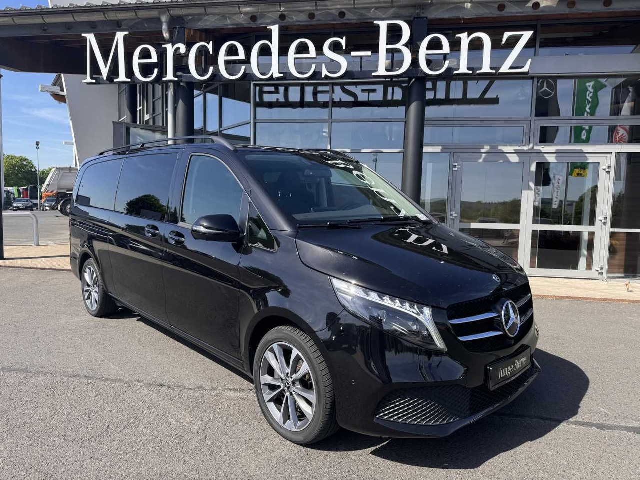 Mercedes-Benz V 300 d AVA Extralang AIRMATIC Standheiz 360Kam - Veturë: foto 1 Mercedes-Benz V 300 d AVA Extralang AIRMATIC Standheiz 360Kam - Veturë: foto 1