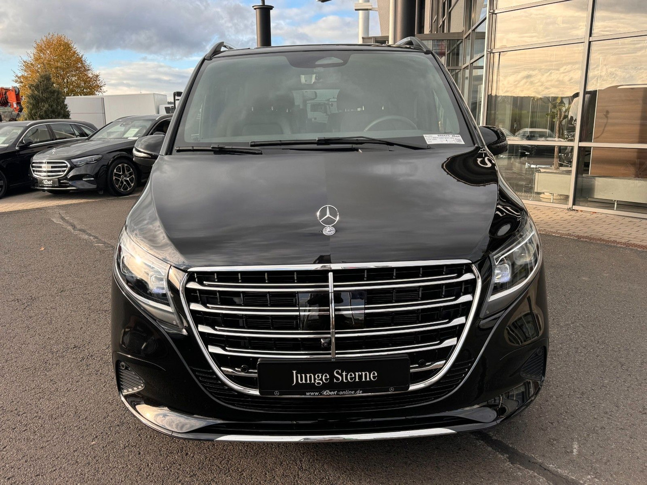 Mercedes-Benz V 300 d EXCLUSIVE AIRMATIC AHK2,5 Standheiz - Furgon pasagjerësh: foto 2 Mercedes-Benz V 300 d EXCLUSIVE AIRMATIC AHK2,5 Standheiz - Furgon pasagjerësh: foto 2