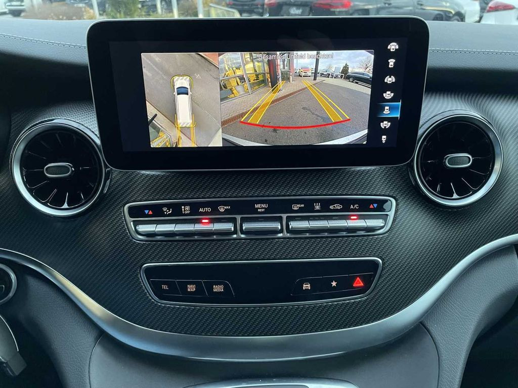 Veturë Mercedes-Benz V 300 d EXCLUSIVE ED AMG Panorama AHK2,5 DISTRON: foto 15