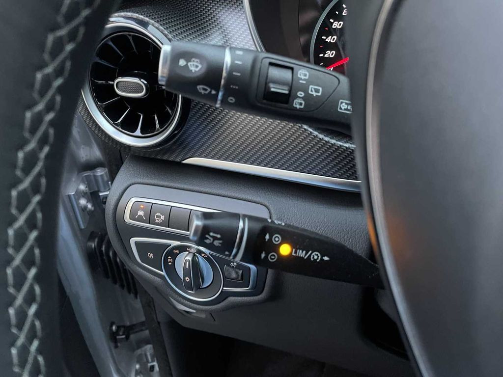 Veturë Mercedes-Benz V 300 d EXCLUSIVE ED AMG Panorama AHK2,5 DISTRON: foto 13