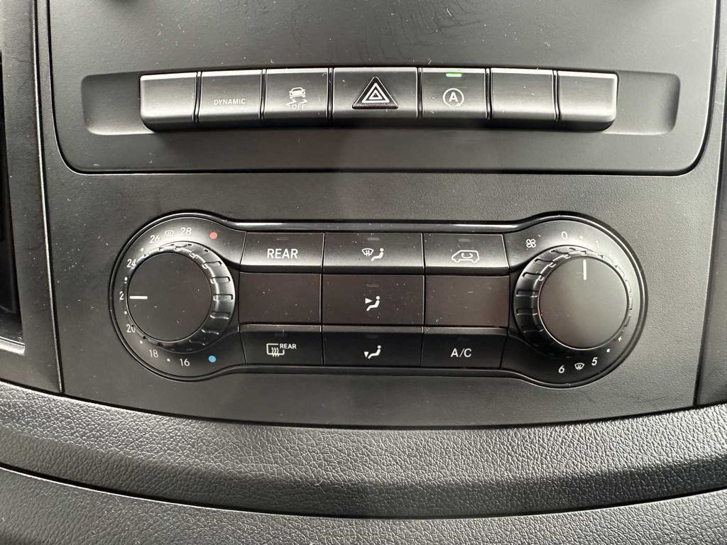 Minibus, Furgon pasagjerësh Mercedes-Benz Vito 116 CDI Tourer Pro 9Sitze 2xKlima Audio40: foto 15