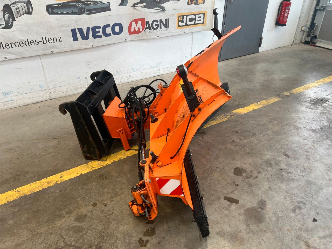 Pronar PU-1700 Schneeschild / 2011 / 1.930 mm - Borëpastruese: foto 4 Pronar PU-1700 Schneeschild / 2011 / 1.930 mm - Borëpastruese: foto 4