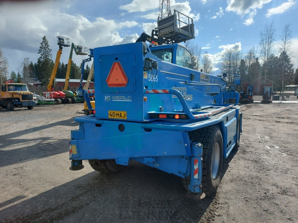 Merlo Roto 40.25MCSS with basket and jib - Ekskavator teleskopik: foto 5 Merlo Roto 40.25MCSS with basket and jib - Ekskavator teleskopik: foto 5