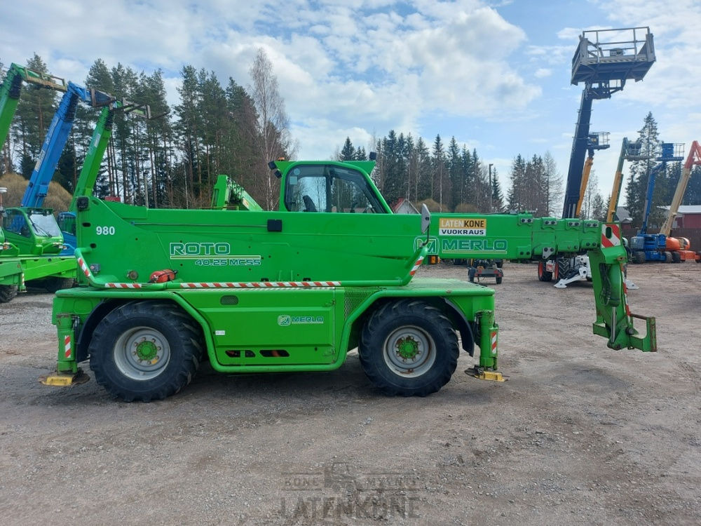 Merlo Roto 40.25MCSS with basket, remote and jib - Ekskavator teleskopik: foto 5 Merlo Roto 40.25MCSS with basket, remote and jib - Ekskavator teleskopik: foto 5