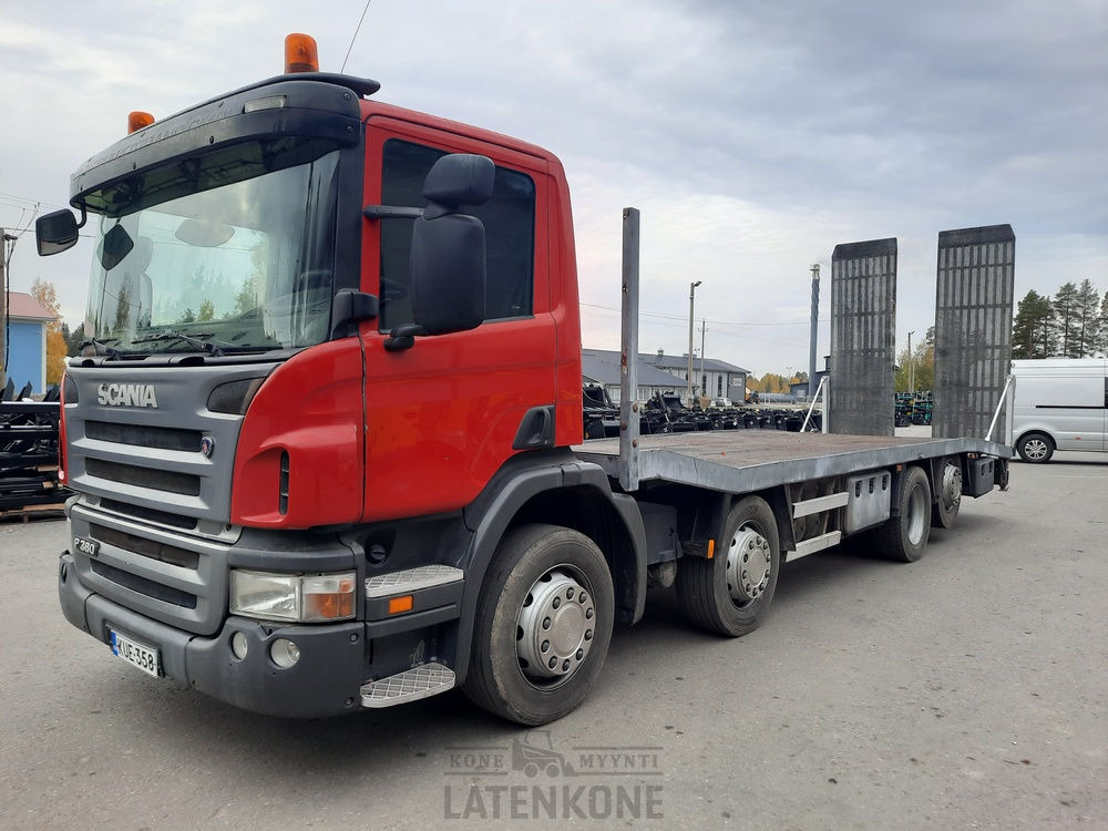 Autotransportues Scania P380 8x2 koneenkuljetusauto: foto 1
