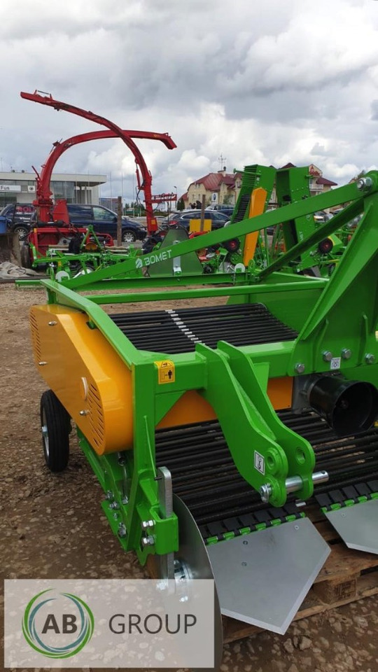 2-row Conveyor Digger Bomet Upus Z656/3 - Makinë për nxjerrjen e patateve: foto 2 2-row Conveyor Digger Bomet Upus Z656/3 - Makinë për nxjerrjen e patateve: foto 2
