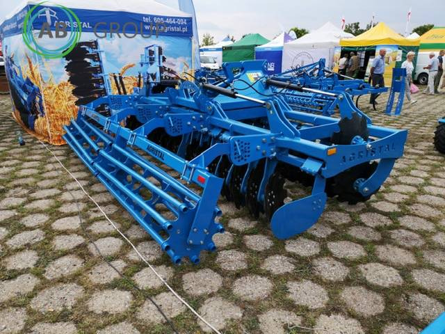 Agristal BTH hydraulic folding disc harrow 4.5 m - Lesë: foto 2 Agristal BTH hydraulic folding disc harrow 4.5 m - Lesë: foto 2