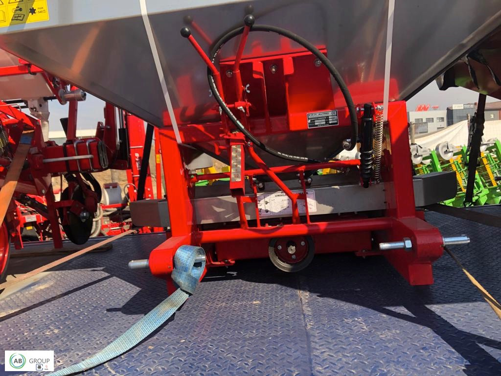 Altro fertilizer spreader RN-800 - Shpërndarës plehu kimik: foto 3 Altro fertilizer spreader RN-800 - Shpërndarës plehu kimik: foto 3