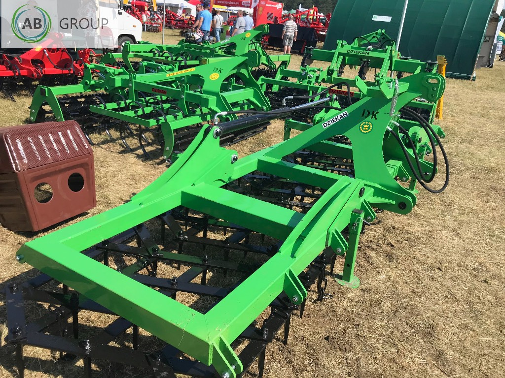 Dziekan hydraulic folding meadow harrow WUKA 5m 5C20H - Lesë me zinxhir: foto 4 Dziekan hydraulic folding meadow harrow WUKA 5m 5C20H - Lesë me zinxhir: foto 4