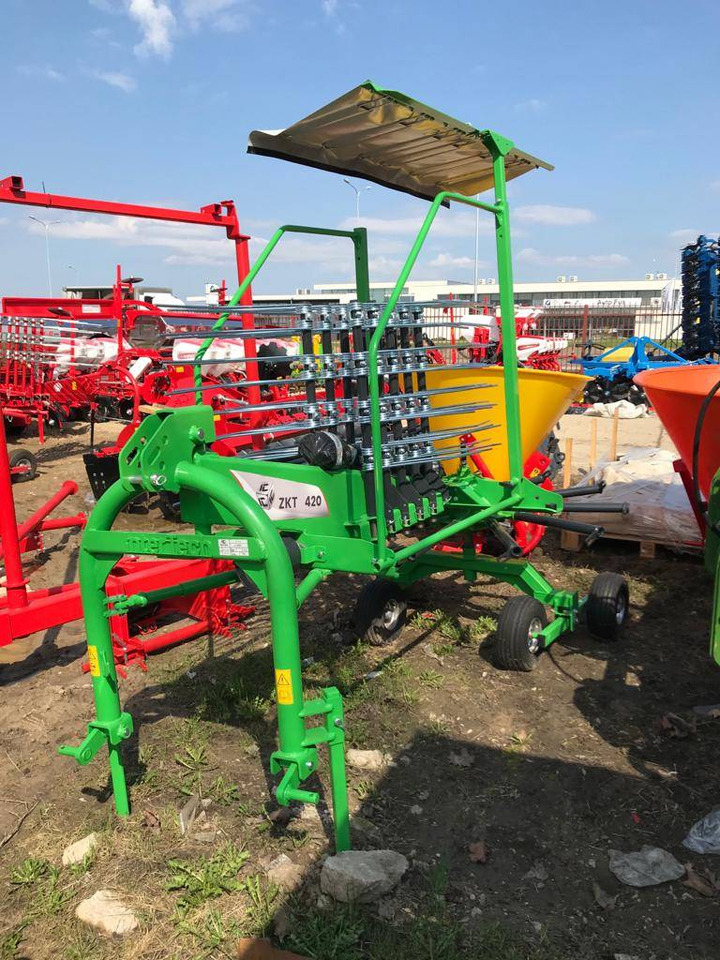 Inter-Tech Rotary Rake ZKT-420, 4.2 m - Barkthyese/ Shkundës bari: foto 5 Inter-Tech Rotary Rake ZKT-420, 4.2 m - Barkthyese/ Shkundës bari: foto 5