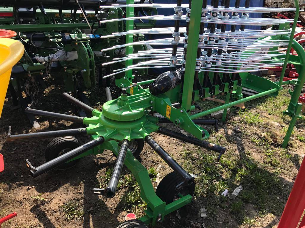 Inter-Tech rotary rake 4,2m - Barkthyese/ Shkundës bari: foto 3 Inter-Tech rotary rake 4,2m - Barkthyese/ Shkundës bari: foto 3