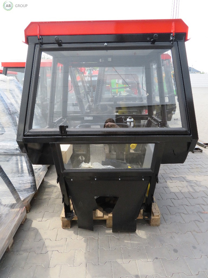 Koja tractor cab C-330 - Kabinë për Traktor: foto 4 Koja tractor cab C-330 - Kabinë për Traktor: foto 4