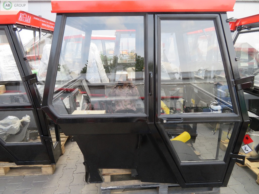 Koja tractor cab C-330 - Kabinë për Traktor: foto 5 Koja tractor cab C-330 - Kabinë për Traktor: foto 5