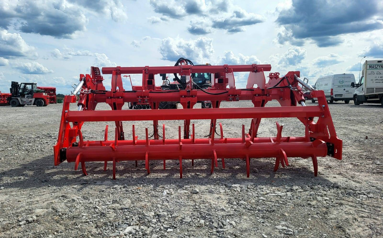 Toscano chisel plow IPST-5 - Demo sale - Plug për punime të thella: foto 3 Toscano chisel plow IPST-5 - Demo sale - Plug për punime të thella: foto 3