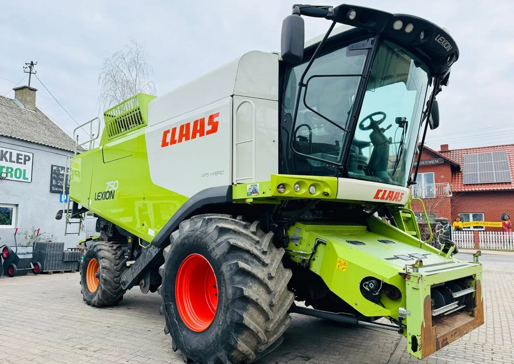 Claas LEXION 750 APS HYBRID - Autokombajnë: foto 4 Claas LEXION 750 APS HYBRID - Autokombajnë: foto 4