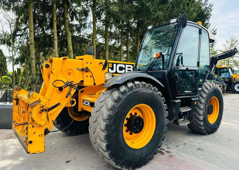 JCB 550-80 Agri Plus - Ekskavator teleskopik: foto 1 JCB 550-80 Agri Plus - Ekskavator teleskopik: foto 1