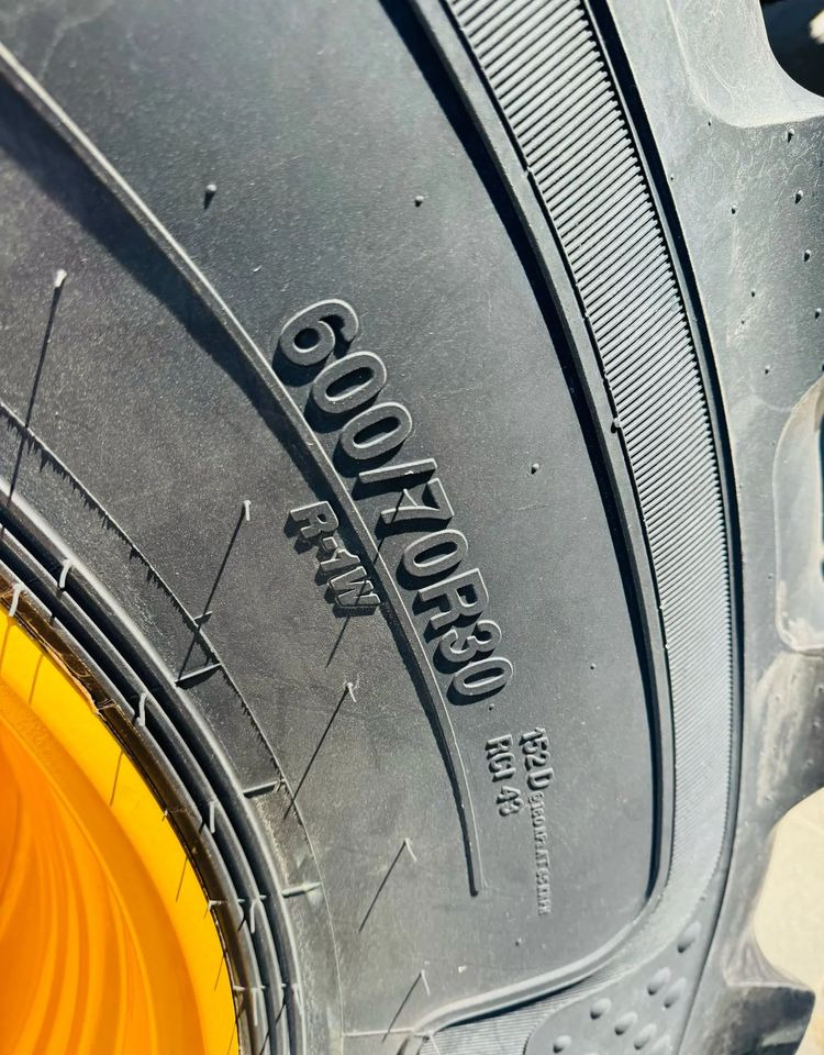 JCB Fastrac 4220 - Traktor: foto 5 JCB Fastrac 4220 - Traktor: foto 5