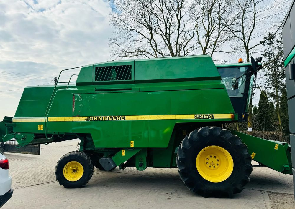 John Deere 2254 - Autokombajnë: foto 3 John Deere 2254 - Autokombajnë: foto 3
