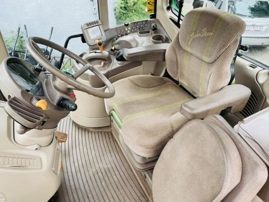 John Deere 7530 PREMIUM - Traktor: foto 2 John Deere 7530 PREMIUM - Traktor: foto 2