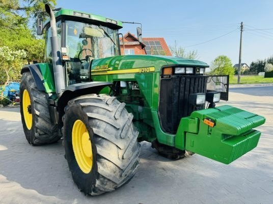 John Deere 8310 - Traktor: foto 1 John Deere 8310 - Traktor: foto 1