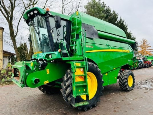 John Deere W440 - Autokombajnë: foto 1 John Deere W440 - Autokombajnë: foto 1