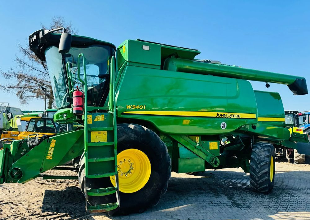 John Deere W540i - Autokombajnë: foto 3 John Deere W540i - Autokombajnë: foto 3