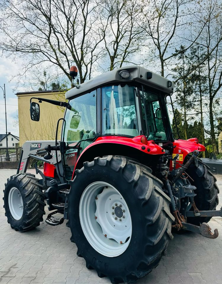 Massey Ferguson 5608 Dyna 4 - Traktor: foto 4 Massey Ferguson 5608 Dyna 4 - Traktor: foto 4