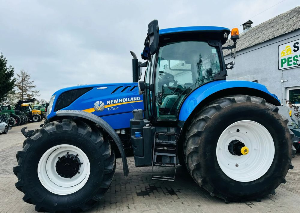 New Holland T7.230 AUTOCOMMAND - Traktor: foto 3 New Holland T7.230 AUTOCOMMAND - Traktor: foto 3