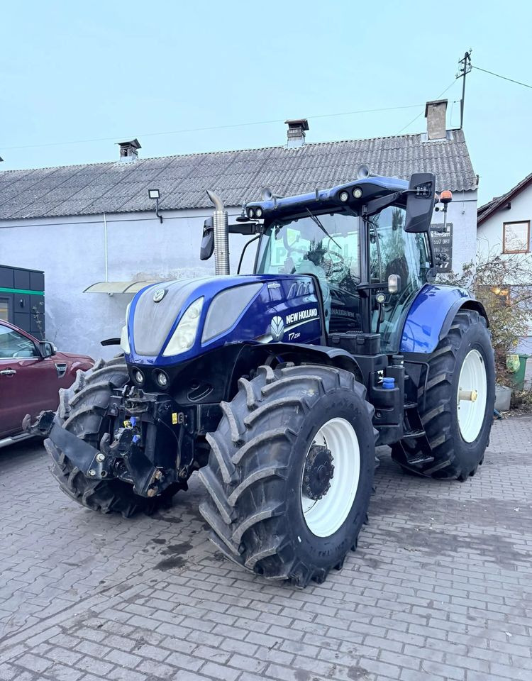 New Holland T7.230 Blue Power Autocommand - Traktor: foto 2 New Holland T7.230 Blue Power Autocommand - Traktor: foto 2