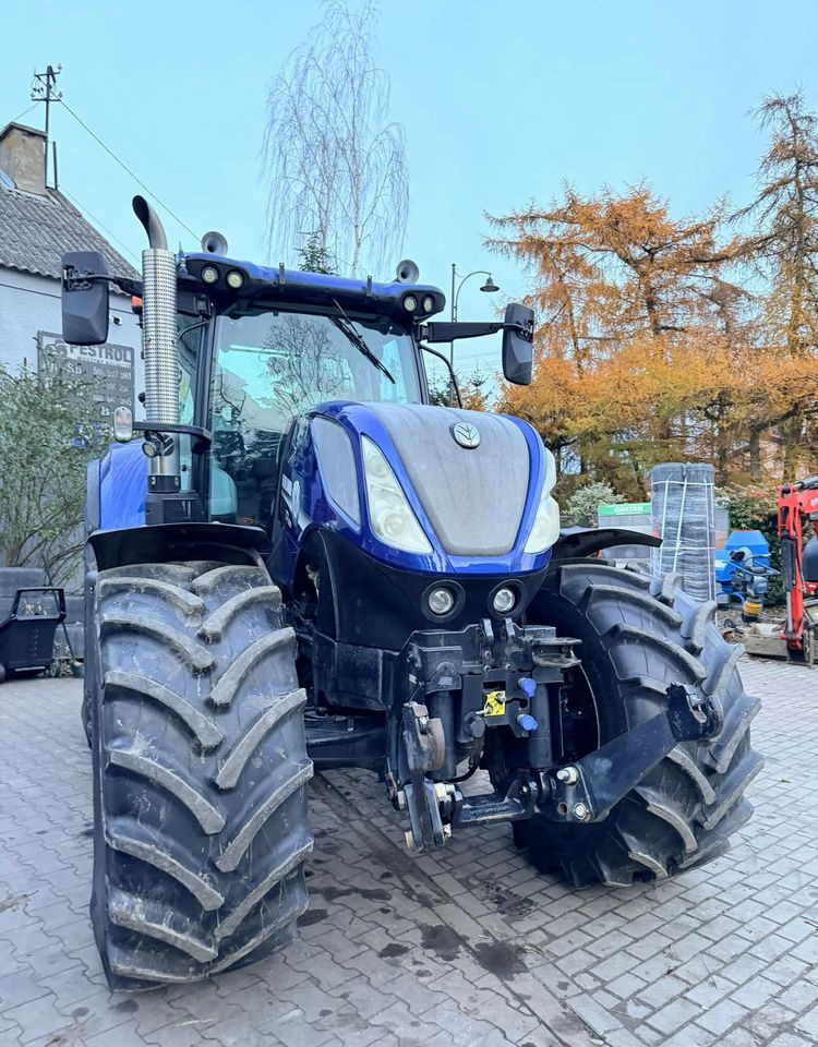 New Holland T7.230 Blue Power Autocommand - Traktor: foto 4 New Holland T7.230 Blue Power Autocommand - Traktor: foto 4