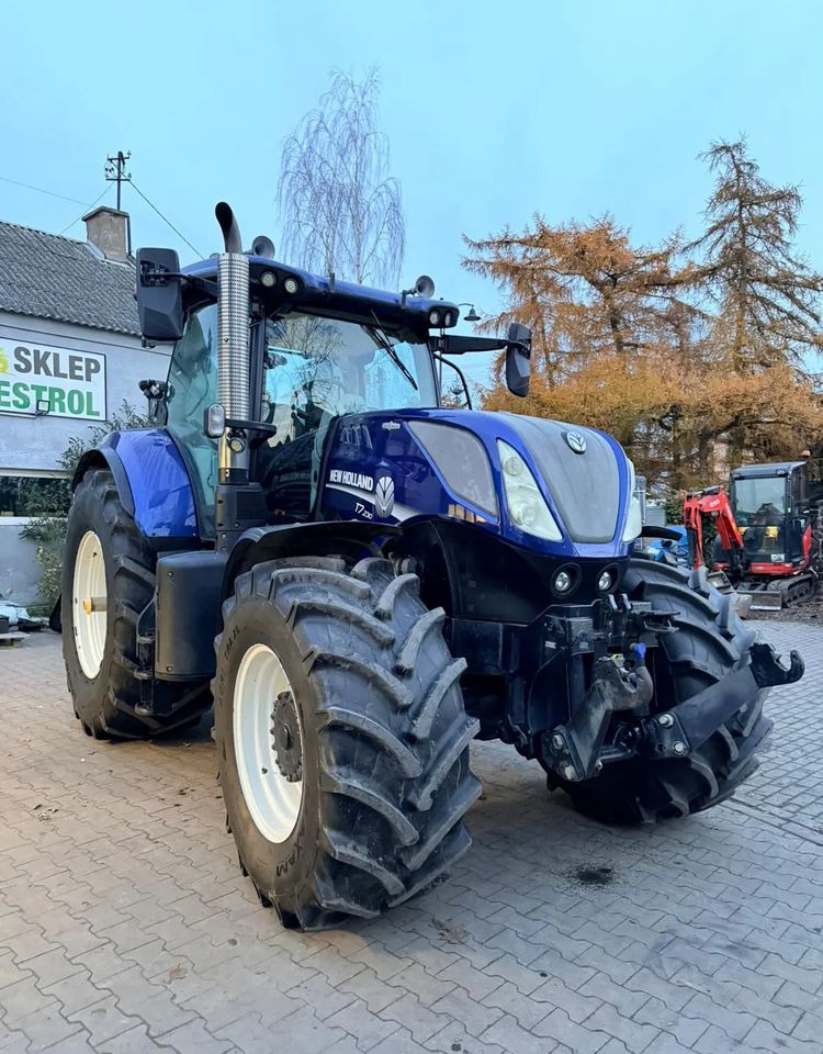 New Holland T7.230 Blue Power Autocommand - Traktor: foto 3 New Holland T7.230 Blue Power Autocommand - Traktor: foto 3