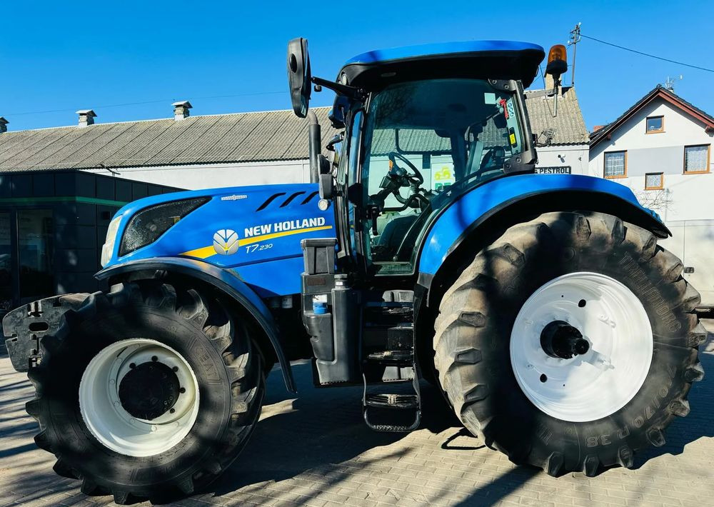 New Holland T7.230 - Traktor: foto 1 New Holland T7.230 - Traktor: foto 1