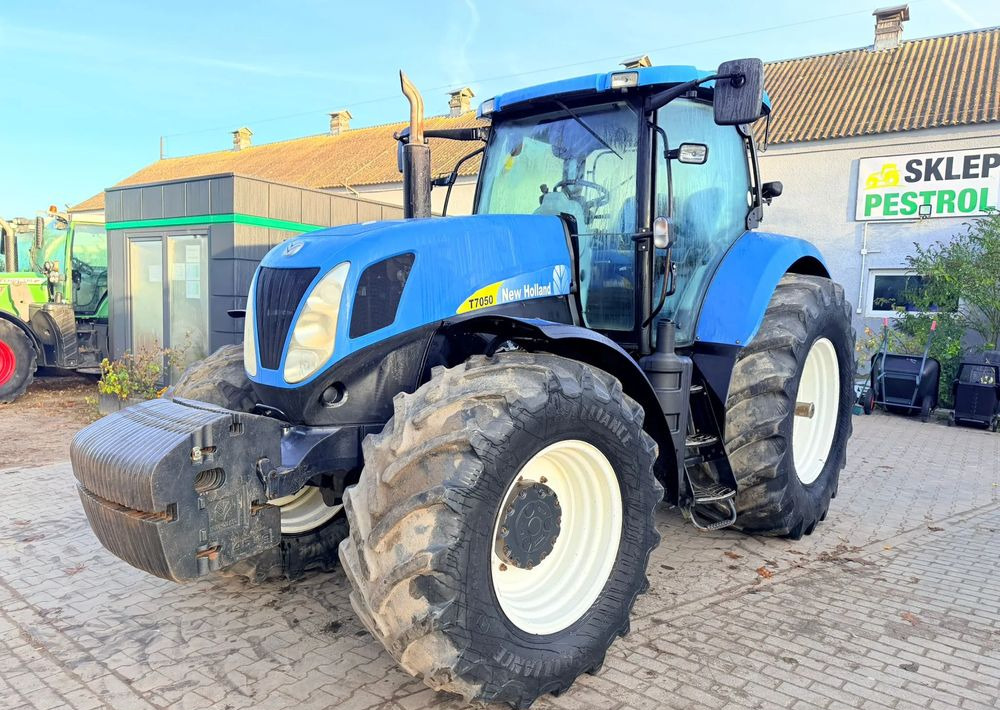 New Holland T7050 - Traktor: foto 3 New Holland T7050 - Traktor: foto 3