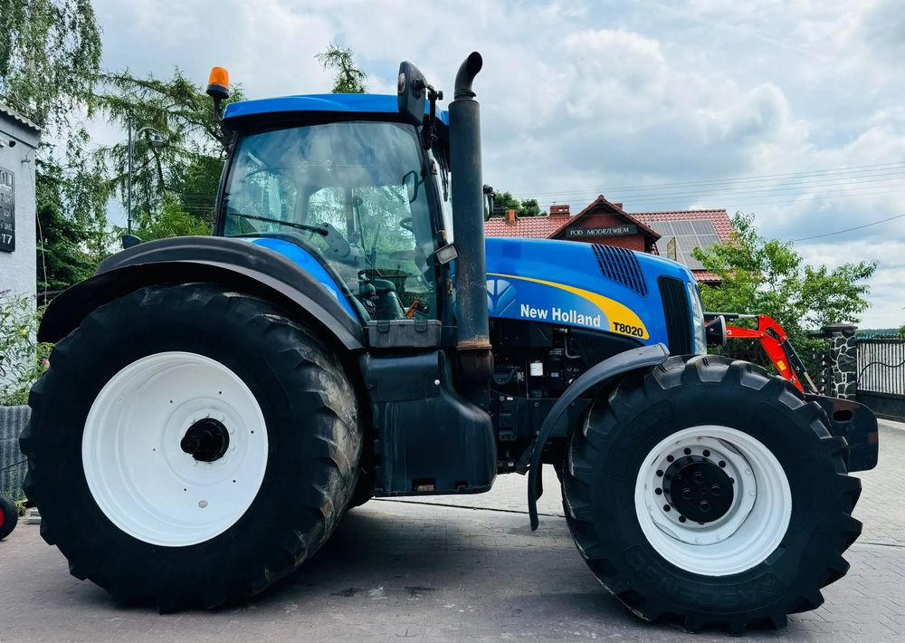 New Holland T8020 - Traktor: foto 3 New Holland T8020 - Traktor: foto 3
