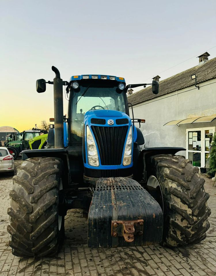 New Holland T8040 - Traktor: foto 4 New Holland T8040 - Traktor: foto 4