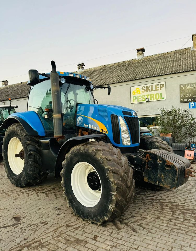 New Holland T8040 - Traktor: foto 3 New Holland T8040 - Traktor: foto 3