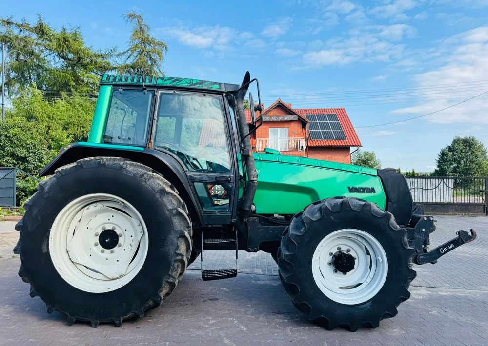 Valtra 8150 - Traktor: foto 5 Valtra 8150 - Traktor: foto 5