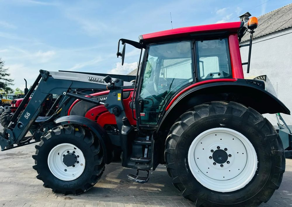 Valtra N101 - Traktor: foto 4 Valtra N101 - Traktor: foto 4