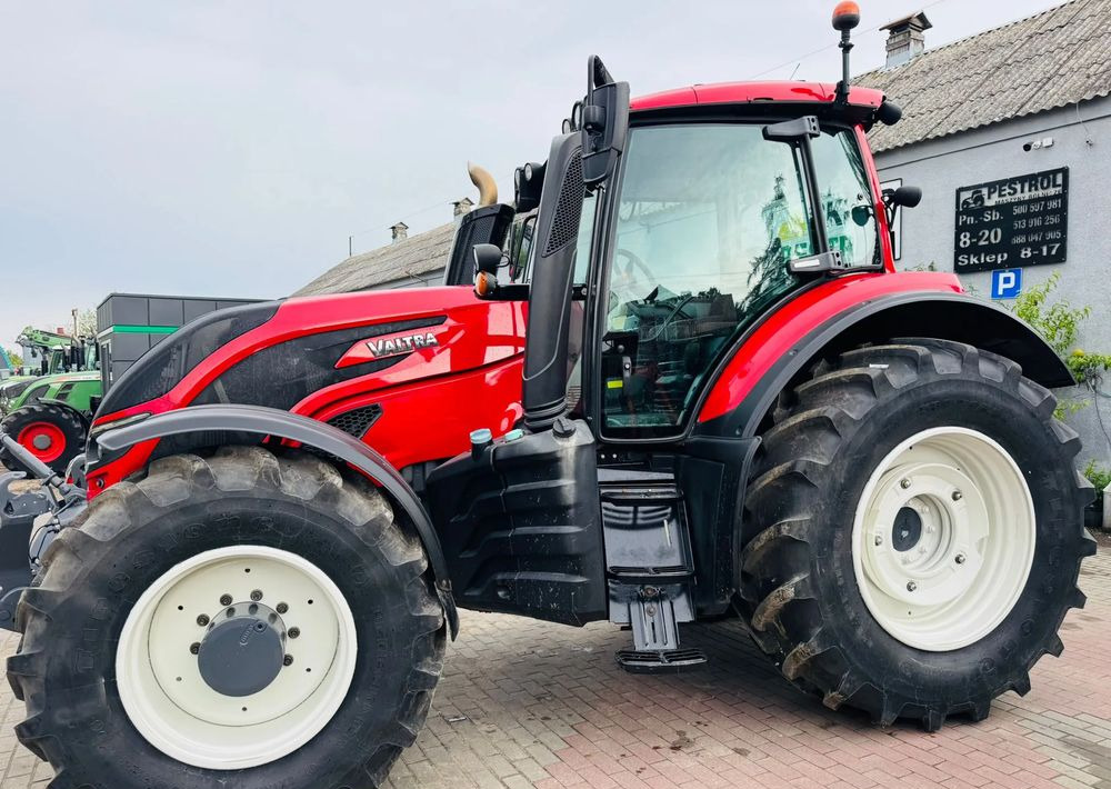 Valtra T154 - Traktor: foto 5 Valtra T154 - Traktor: foto 5