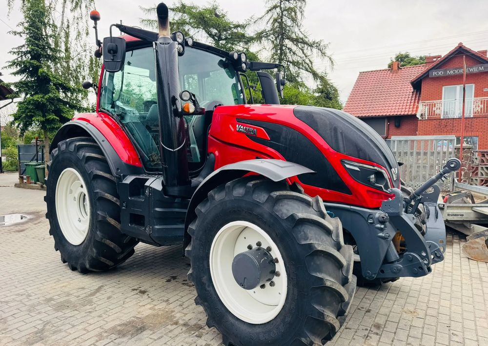 Valtra T154 - Traktor: foto 2 Valtra T154 - Traktor: foto 2