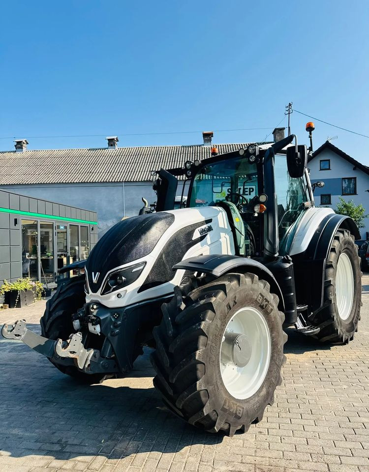 Valtra T174 UNLIMITED Versu - Traktor: foto 1 Valtra T174 UNLIMITED Versu - Traktor: foto 1