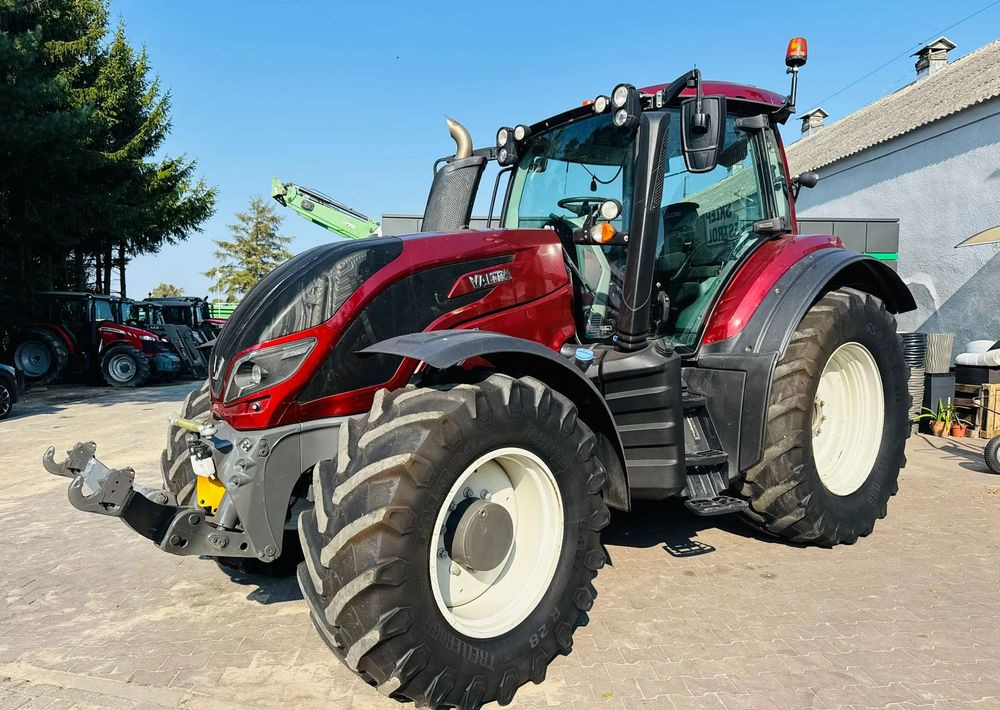 Valtra T174 Versu - Traktor: foto 1 Valtra T174 Versu - Traktor: foto 1